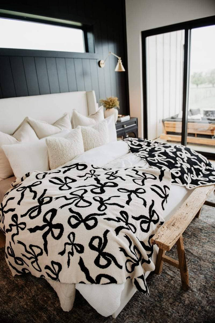 Katydid | Black & White Bows Double Sided Wholesale Blanket