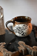Tiny bee mug